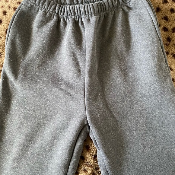 Shein sweatpants - Picture 4 of 5